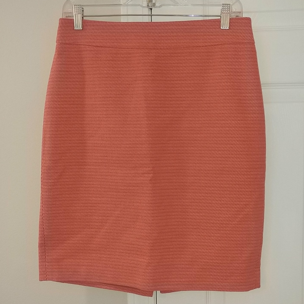 Ann Taylor Sz 8P Coral Woven Skirt